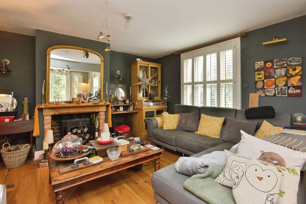 Property photo 2 of 25 Photo