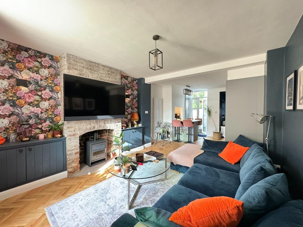 Property photo 2 of 30