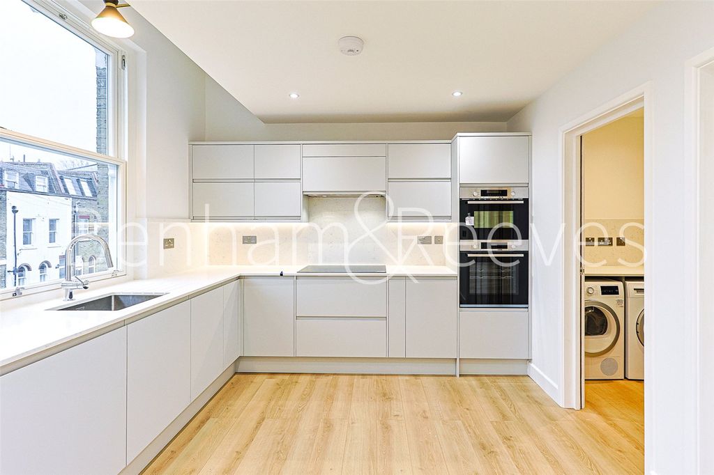 Property photo 2 of 16 Picture No. 03