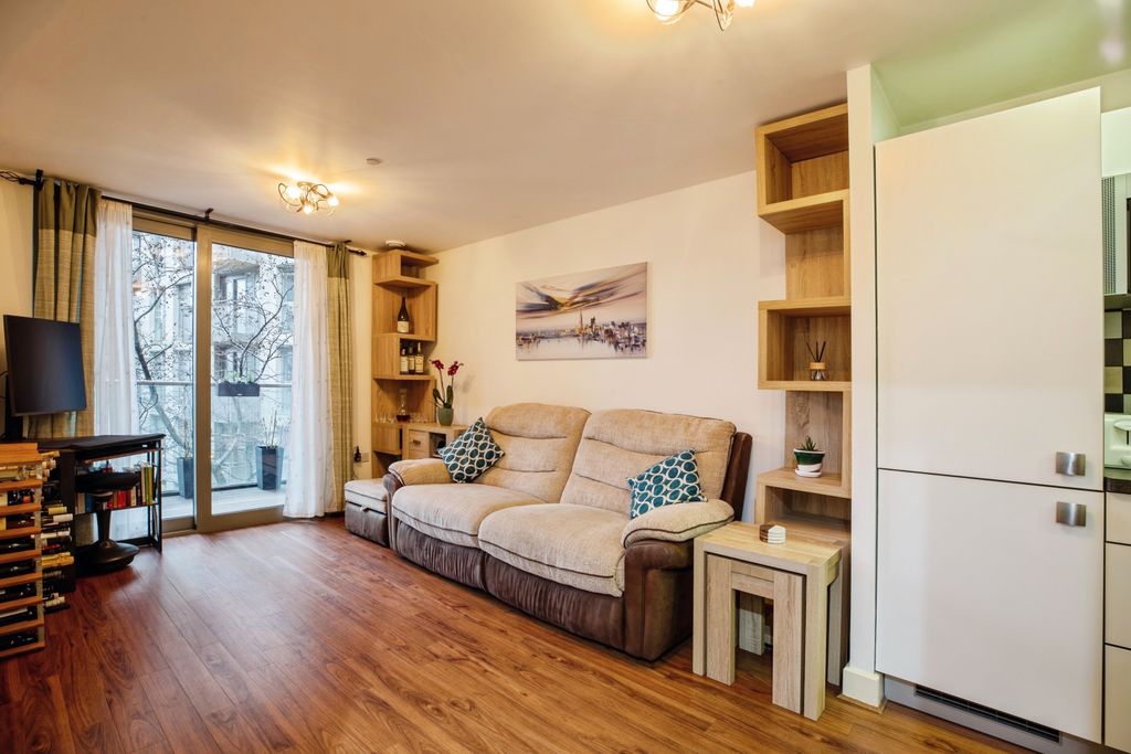 Property photo 2 of 19