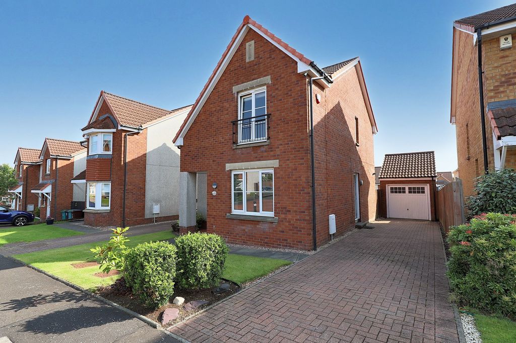Property photo 1 of 32