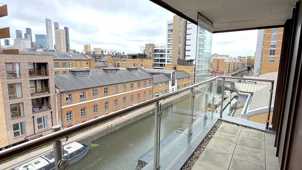 Property photo 1 of 8 Large Balcony