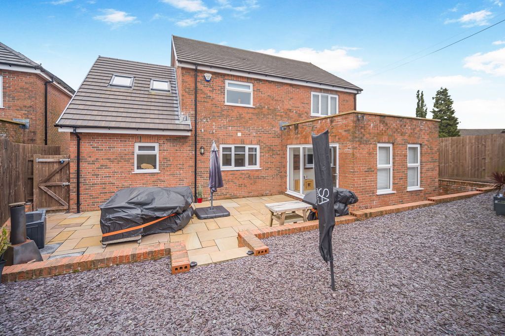 Property photo 2 of 43