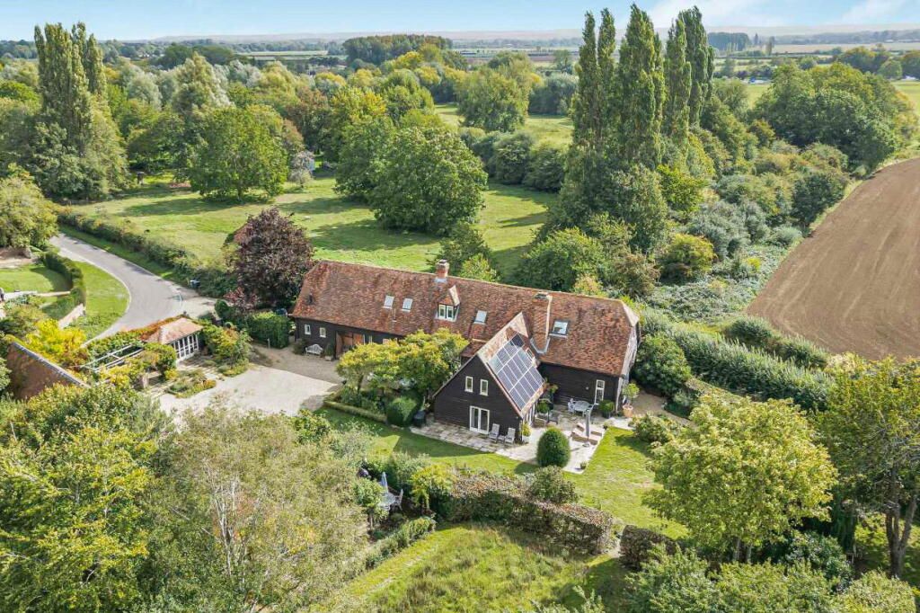 Property photo 2 of 28