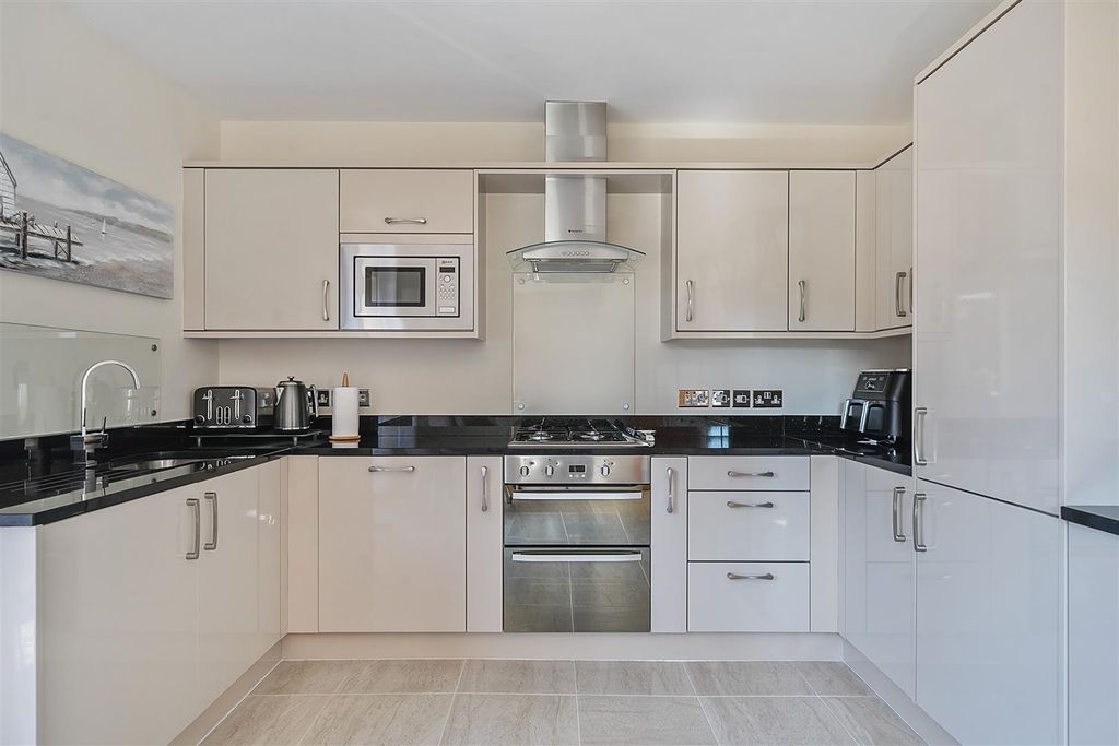 Property photo 2 of 26 1320237-17-68713d7A1E3F6.Jpg