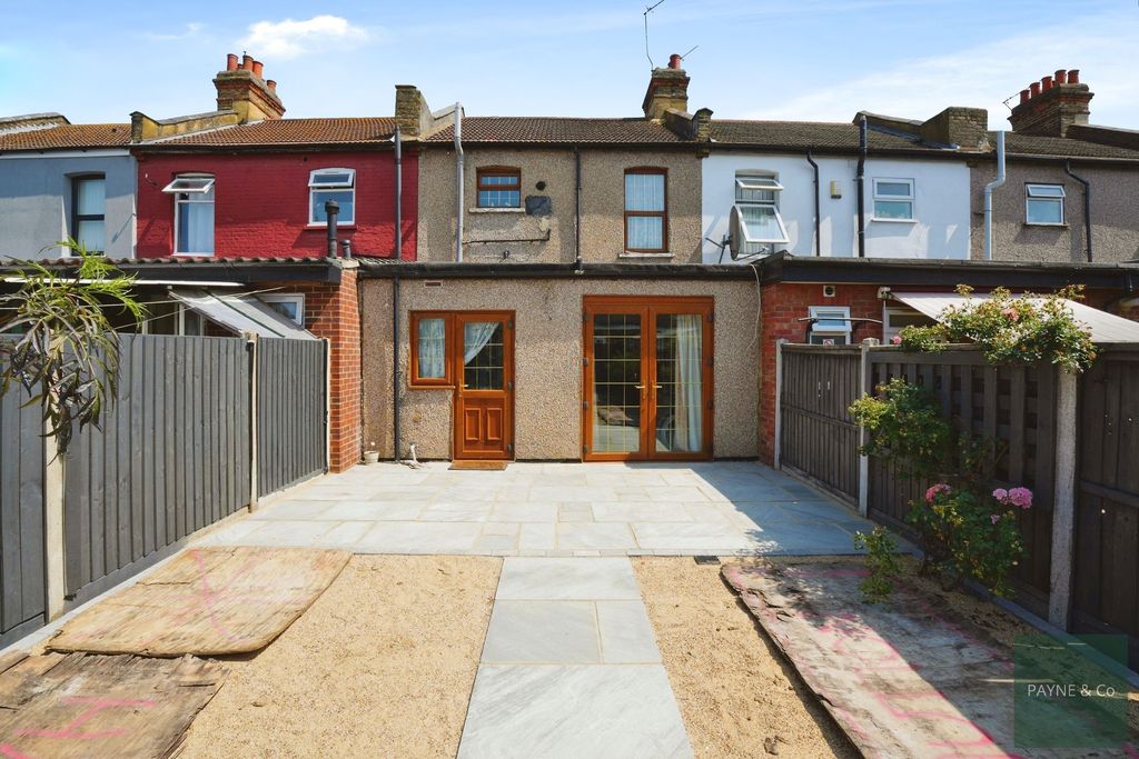 Property photo 3 of 15
