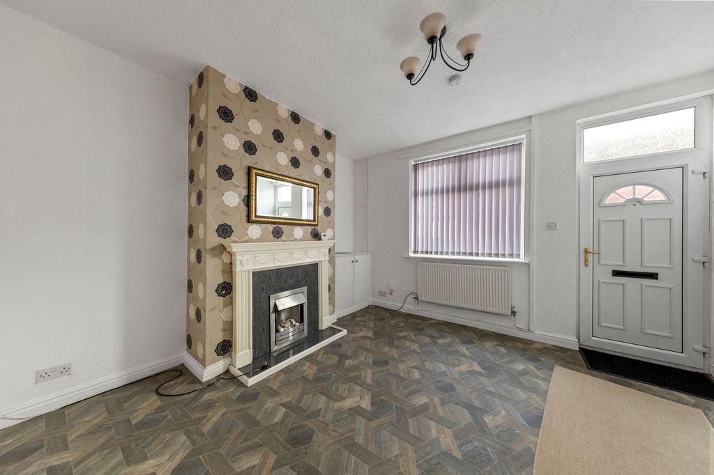 Property photo 3 of 12