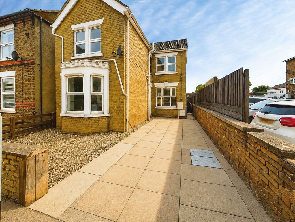 Property photo 1 of 8