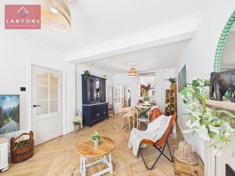 Property photo 2 of 17 Giraffe360-Still008