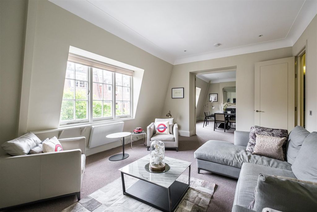 Property photo 1 of 21 14-18-E-Sloane-Court-East-6.Jpg