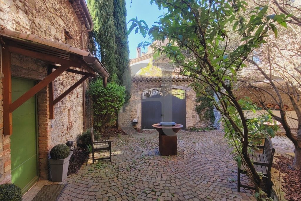 Property photo 3 of 7