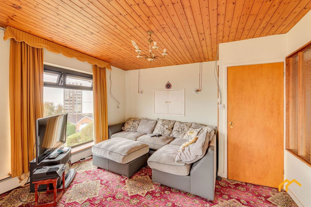 Property photo 3 of 52