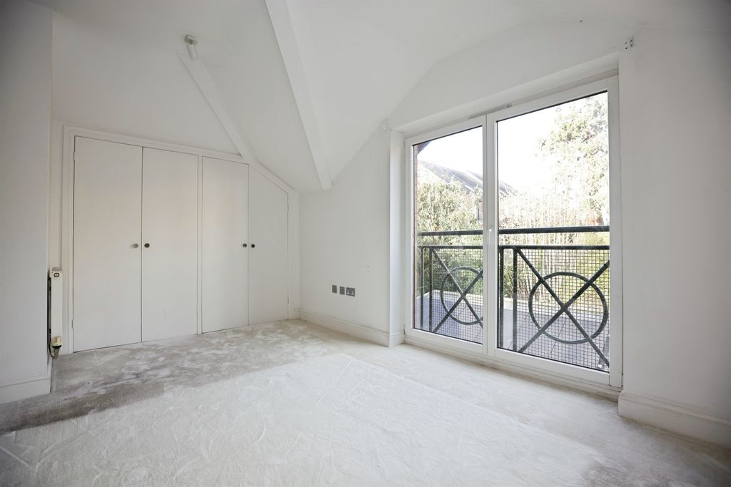 Additional image 5 of 2 bed flat for saleWilhelmina Close, Leamington Spa CV32