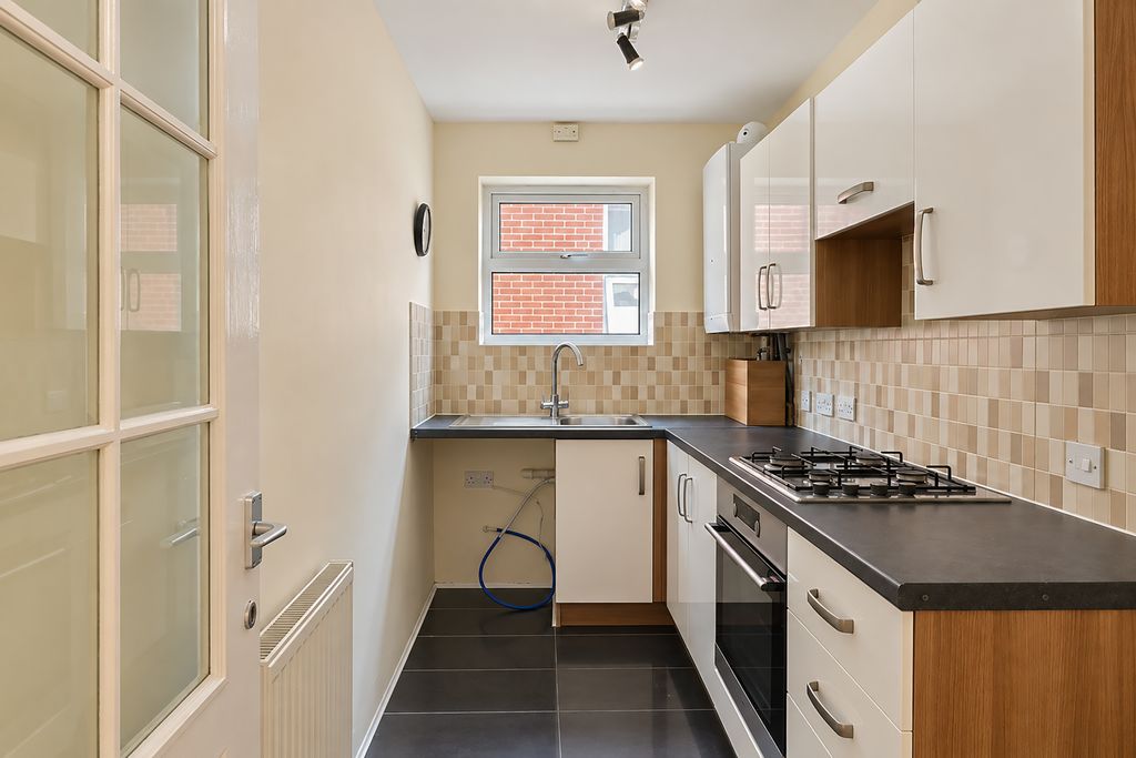 Property photo 2 of 11 Img_003323