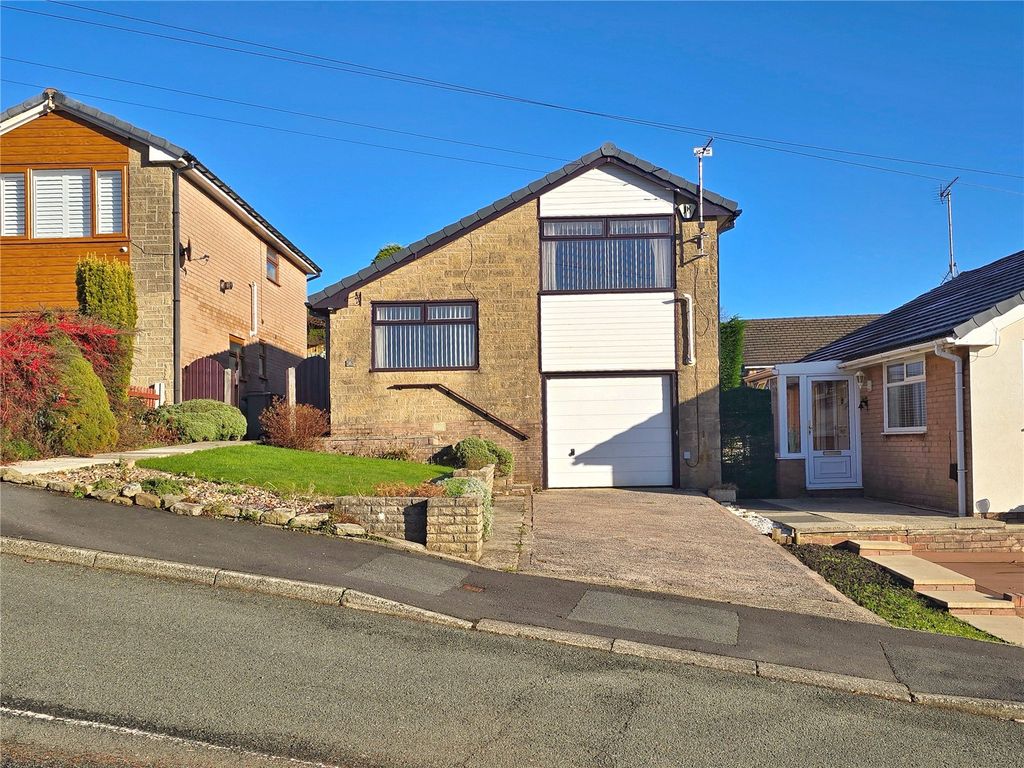 Property photo 1 of 19 Modern Detached Home