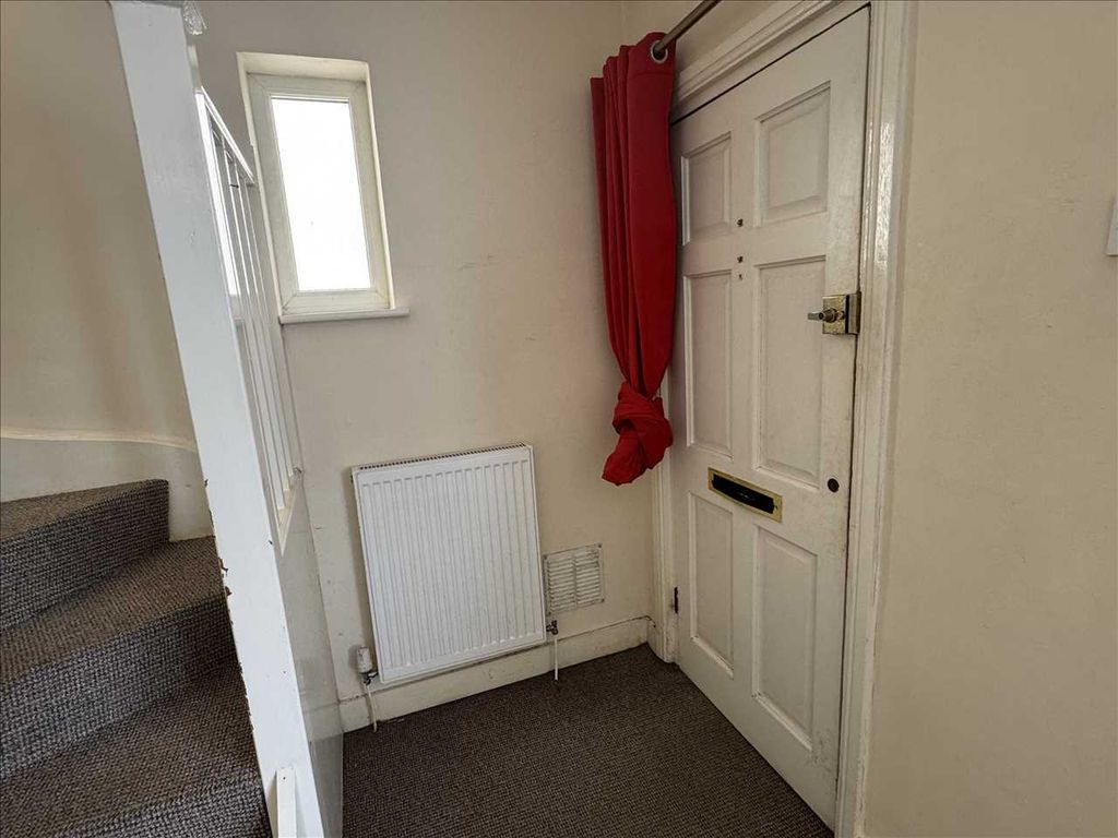 Property photo 2 of 9 Ground Floor