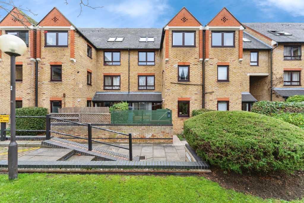 Property photo 1 of 15 External