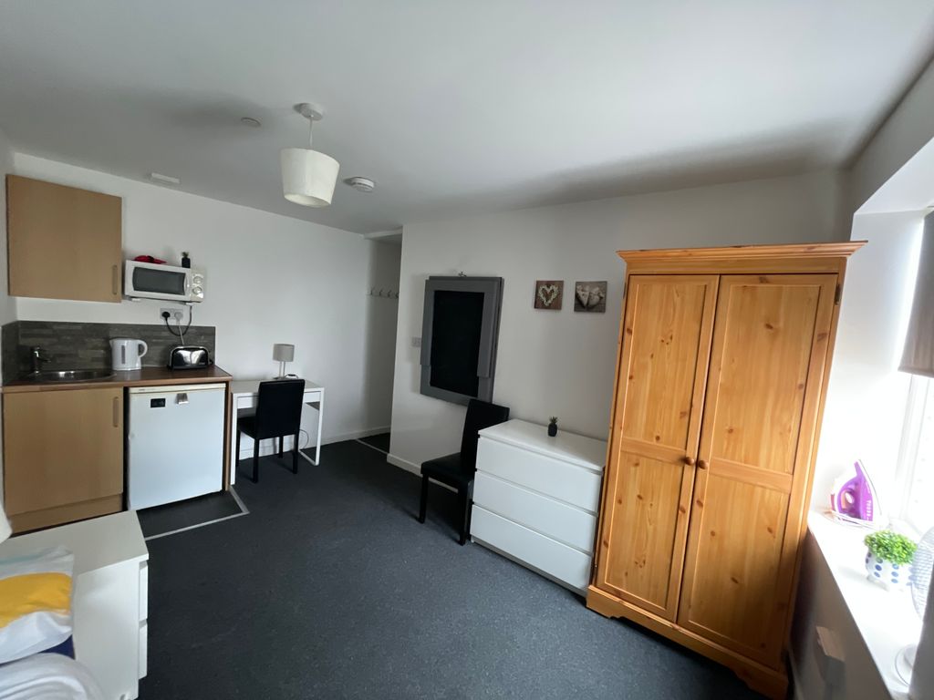 Property photo 2 of 3