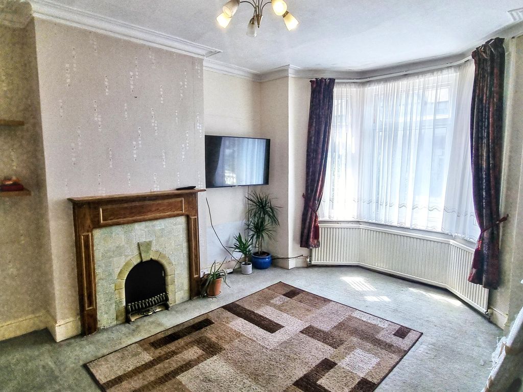 Property photo 3 of 12