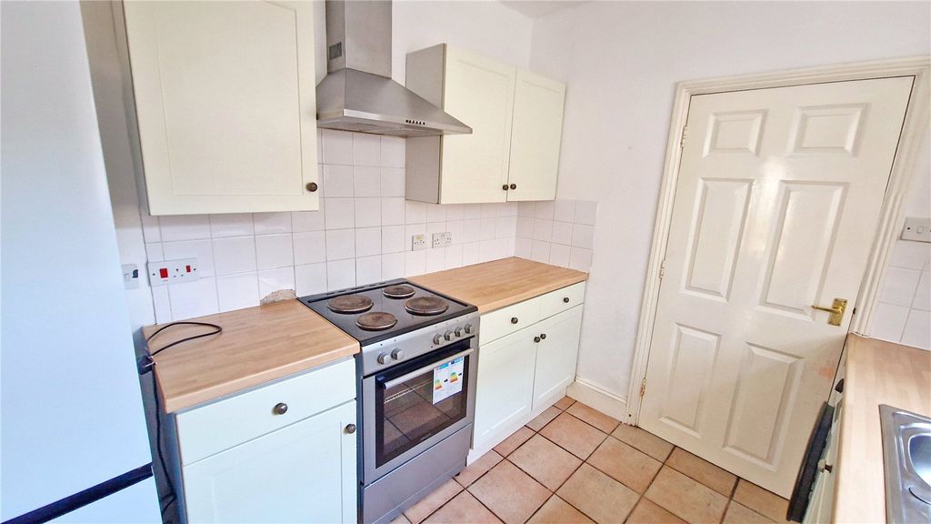 Property photo 2 of 13 Picture No. 10