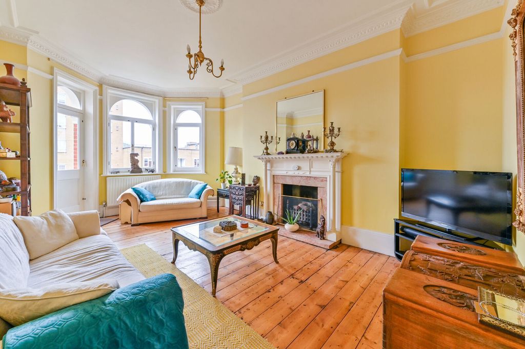 Property photo 2 of 13
