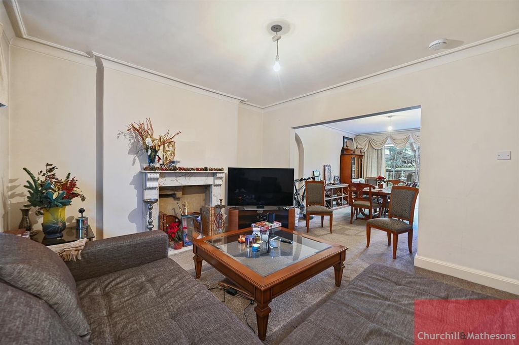 Property photo 3 of 15