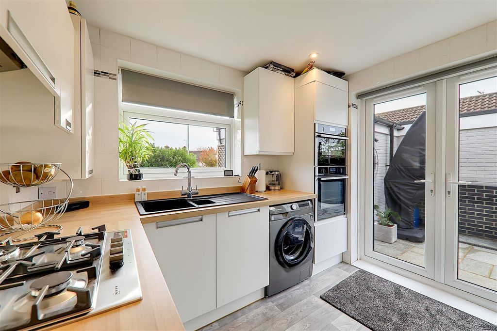 Property photo 3 of 21 Img_7573-Img_7575.Jpg