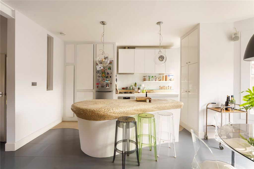 Property photo 2 of 12 Picture No. 02