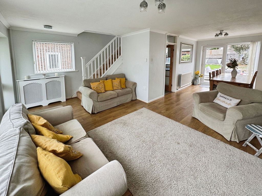 Property photo 2 of 20