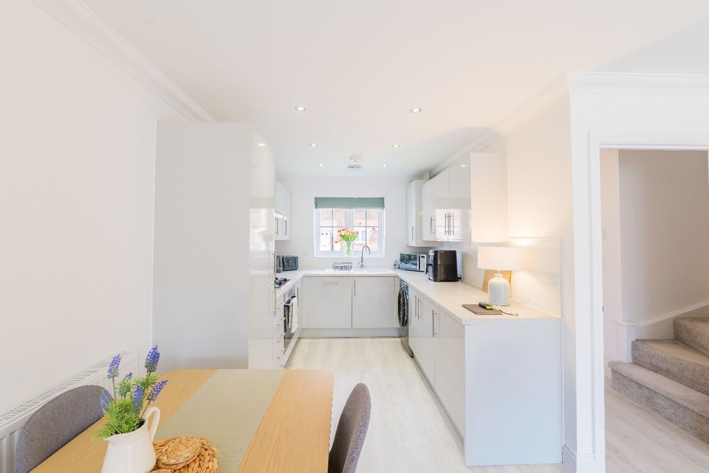 Property photo 2 of 16 5101839