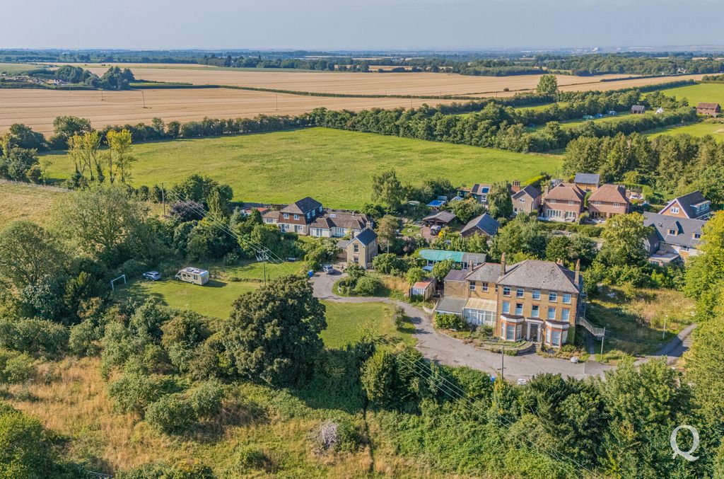 Property photo 2 of 48 F1d0d810-5B6E-4d9...