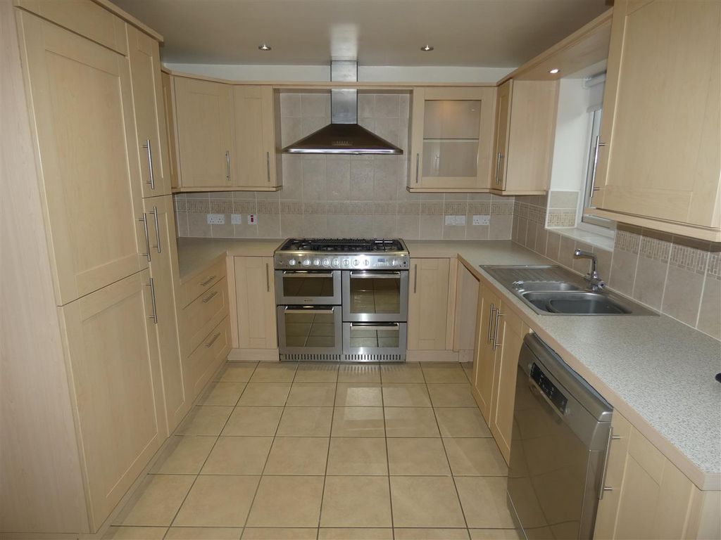 Property photo 2 of 14 P1110273.Jpg