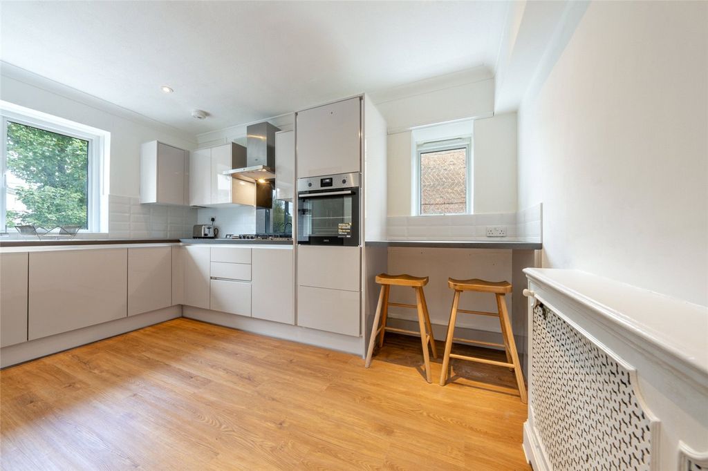 Property photo 3 of 12 Picture No. 02