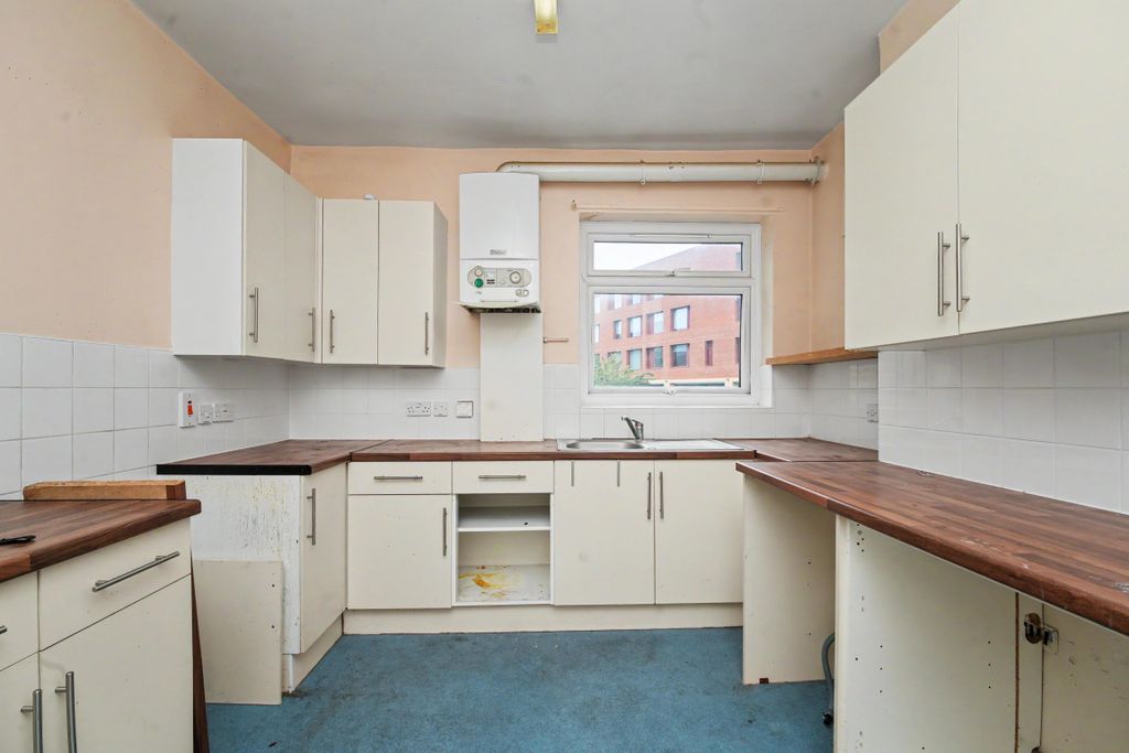 Property photo 3 of 17 24B Melbourne Grove, East Dulwich, London Se22 8Qz