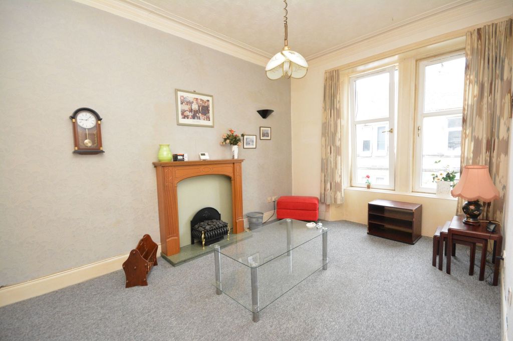 Property photo 2 of 6