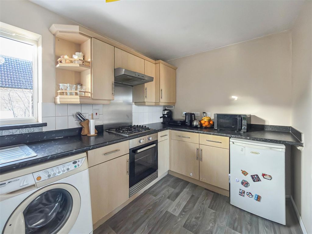 Property photo 3 of 7 6_69974.Jpg