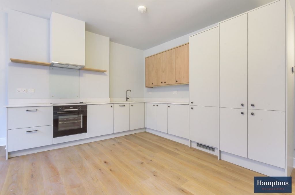 Property photo 2 of 9 37F4F5c8-36A2-4Bc...