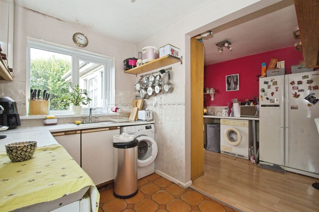 Property photo 2 of 12