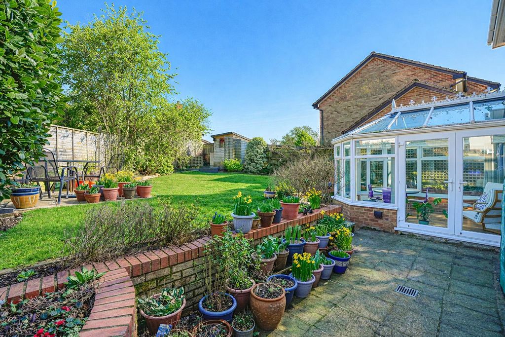 Property photo 2 of 28 6Feb8929-5B64-4B91-902A-Afe2A05B6De8.Png