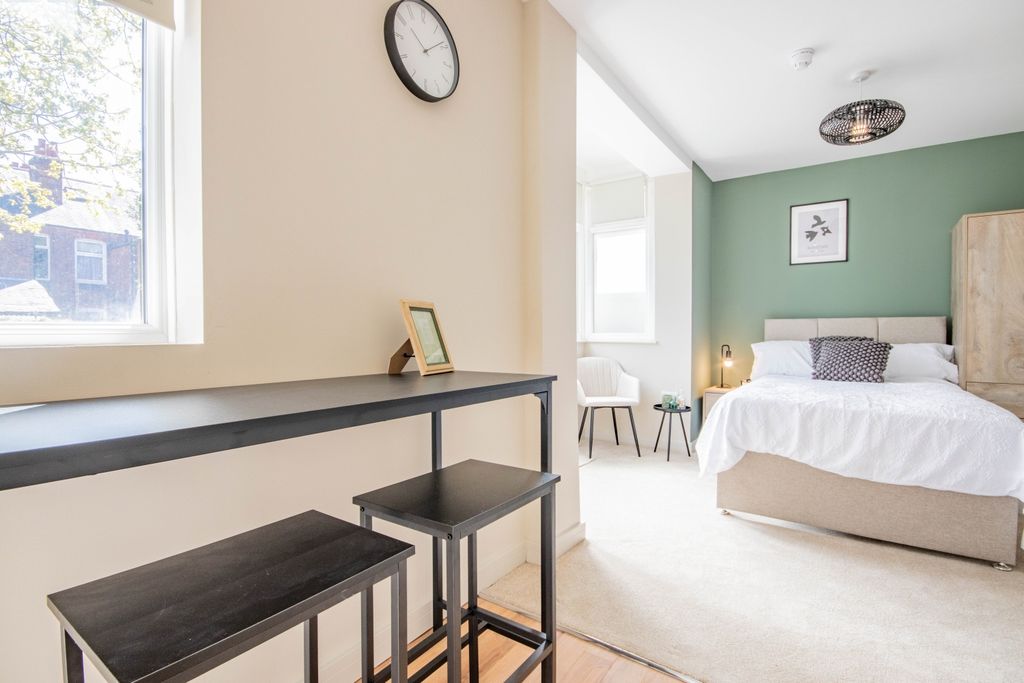 Property photo 1 of 12 E-4