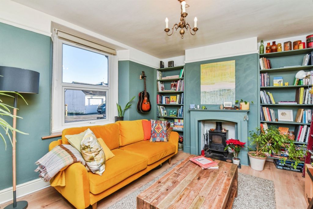 Property photo 2 of 20