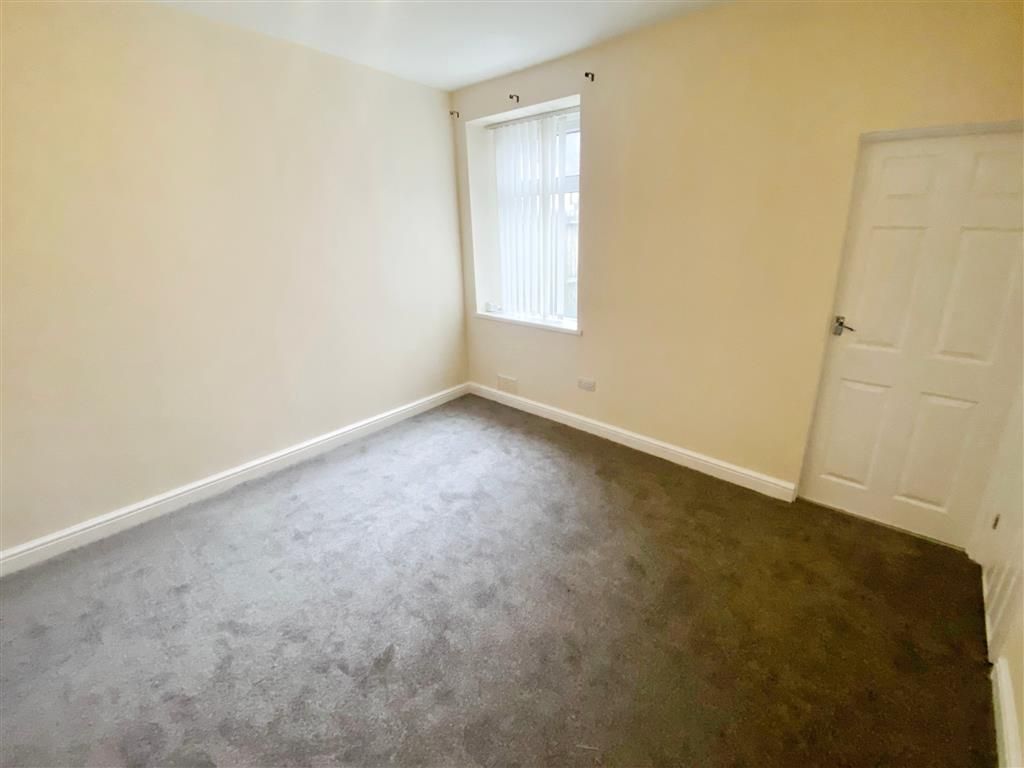 Property photo 3 of 9 Living Room