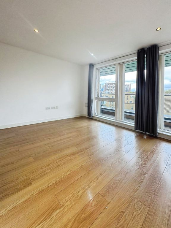 Property photo 2 of 30 001ee21A-15