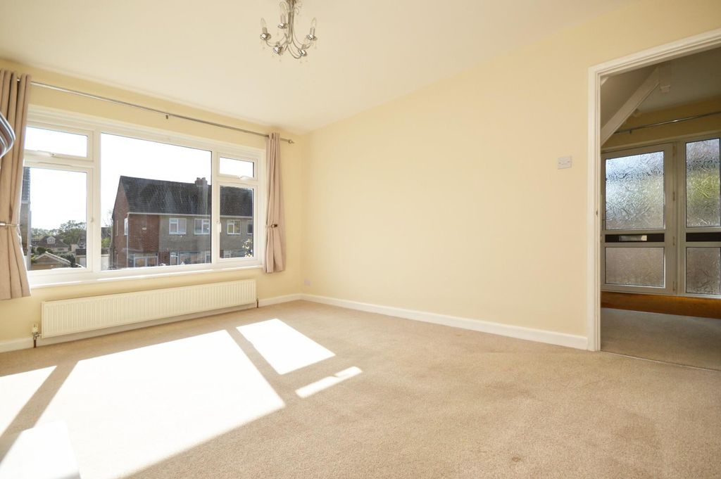 Property photo 3 of 25 Sitting Room