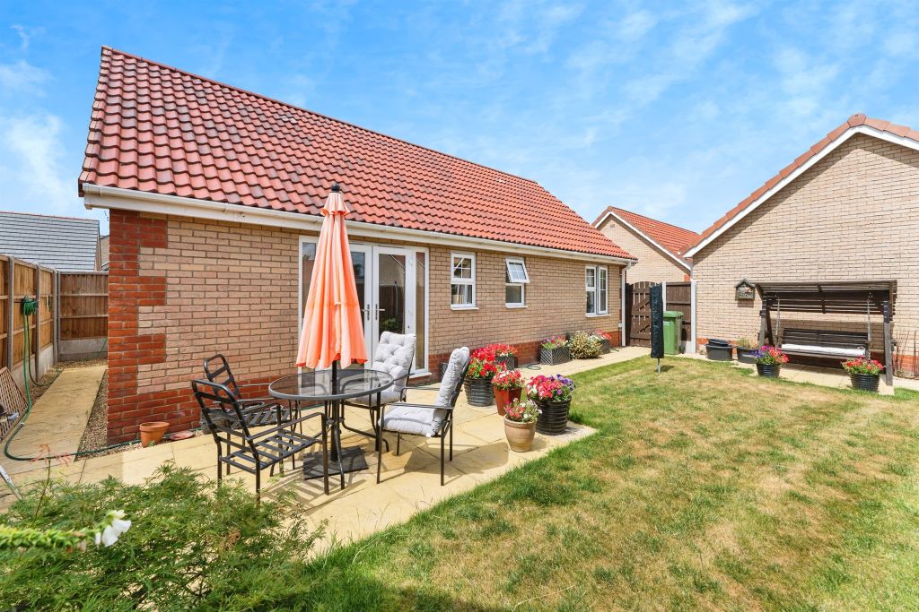 Property photo 2 of 17