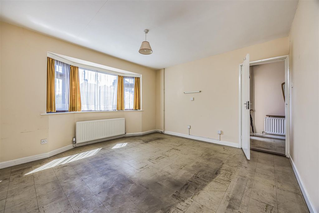 Property photo 3 of 11 Clovelly Road, Emsworth-Porticomarketing-Nexa-2.Jp