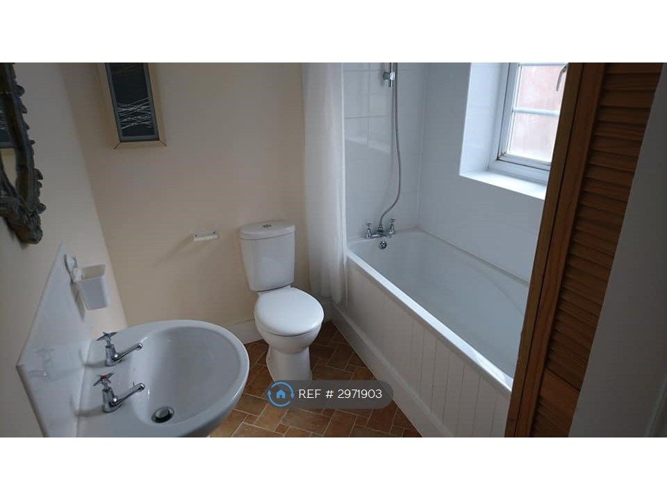 Property photo 3 of 7 Bathroom