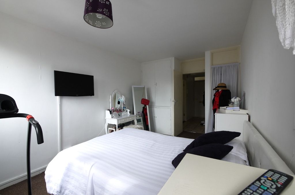 Property photo 3 of 9 4227452