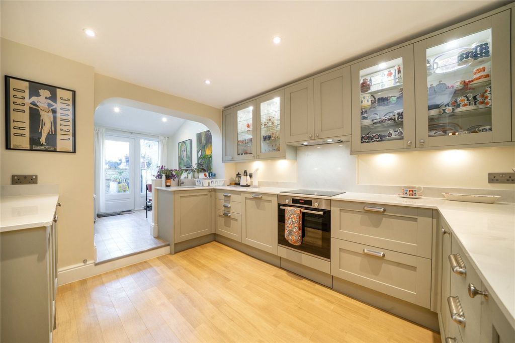 Property photo 2 of 15 Kitchen