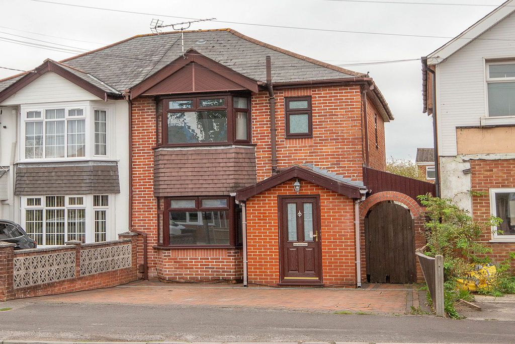 Property photo 1 of 13 External